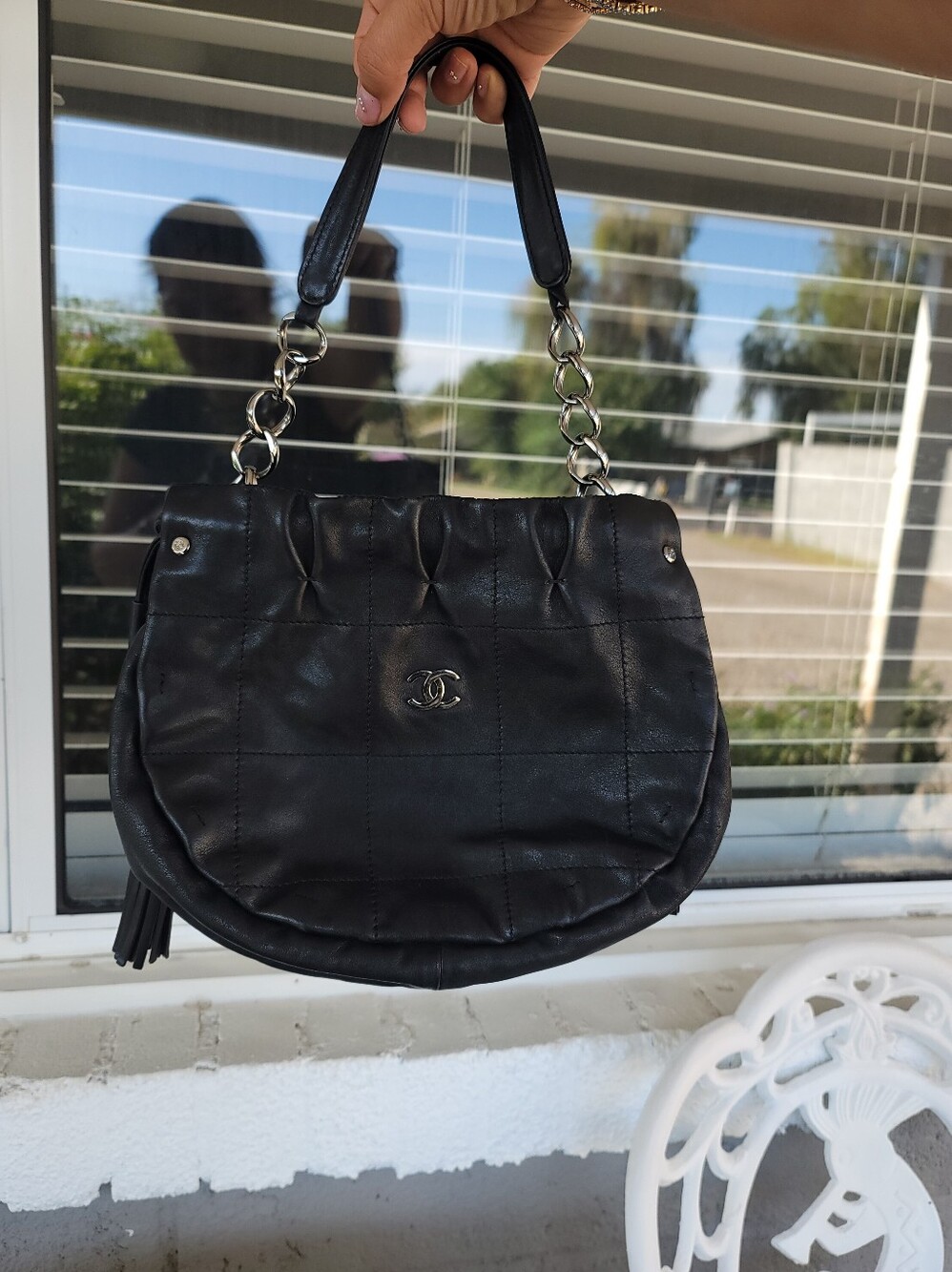 Chanel Black Quilted Leather Shoulder Bag with Chain Handles - Picture 2 of 15